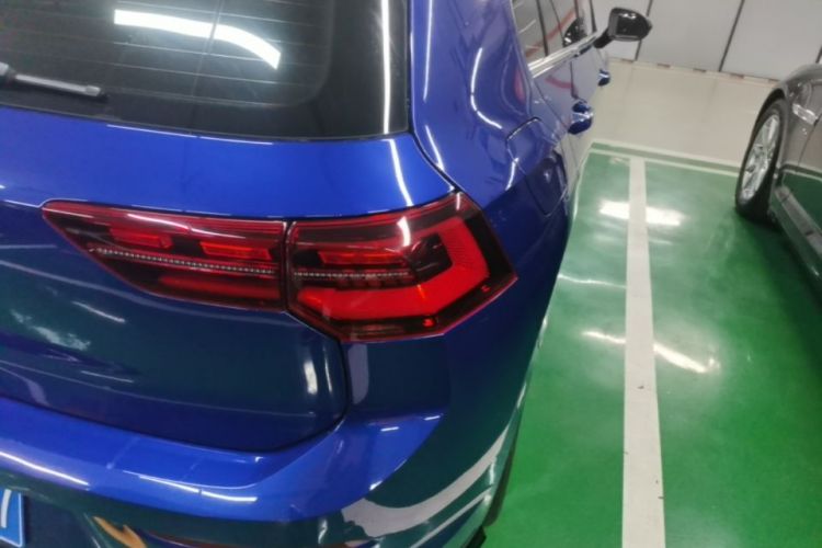 Volkswagen Golf 2021 car image #8