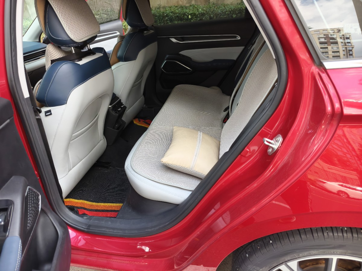 GEELY Emgrand 2022 #4 GEELY Emgrand 2022 car image #4