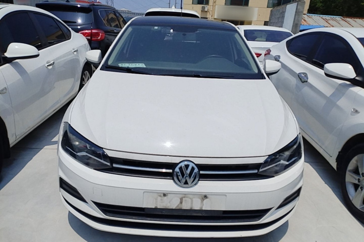 Volkswagen Polo 2021 car image #3