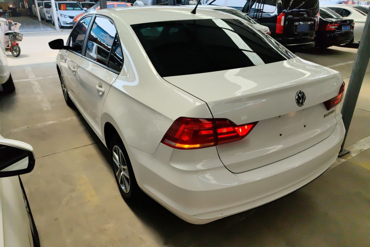 Volkswagen Santana 2022 car image #5