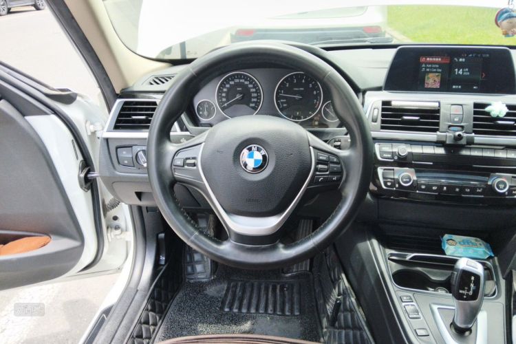 BMW 3 Series 2018 #12 BMW 3 Series 2018 car image #12