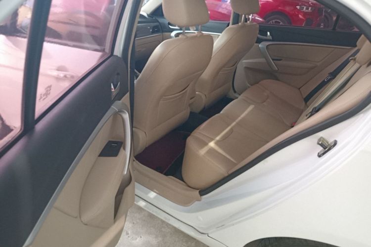 GEELY Emgrand 2017 #17 GEELY Emgrand 2017 car image #17