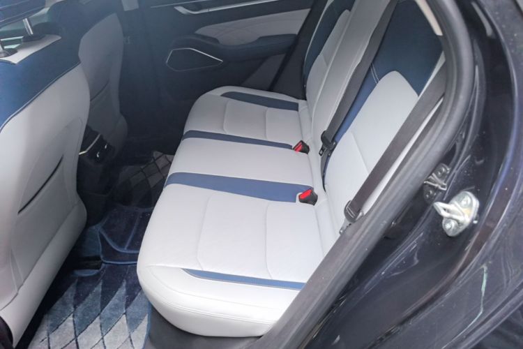GEELY Emgrand 2023 image de voiture #17