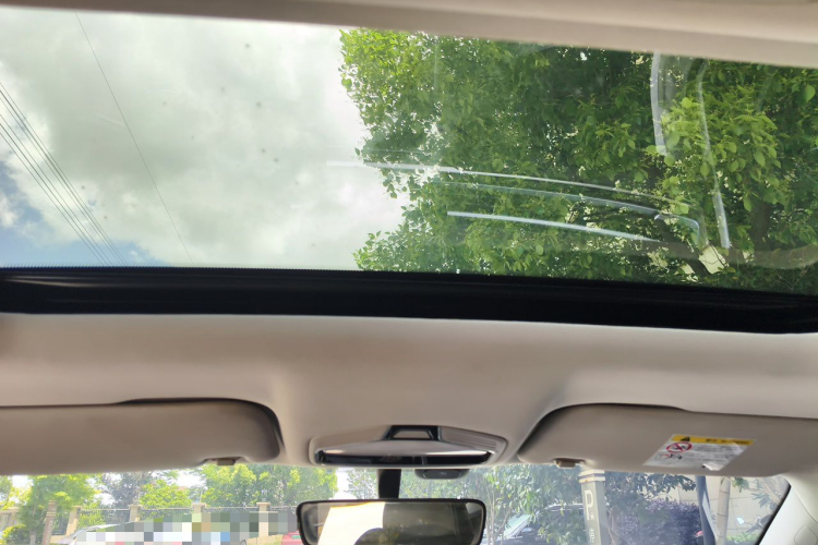 GEELY Emgrand 2021 car image #16