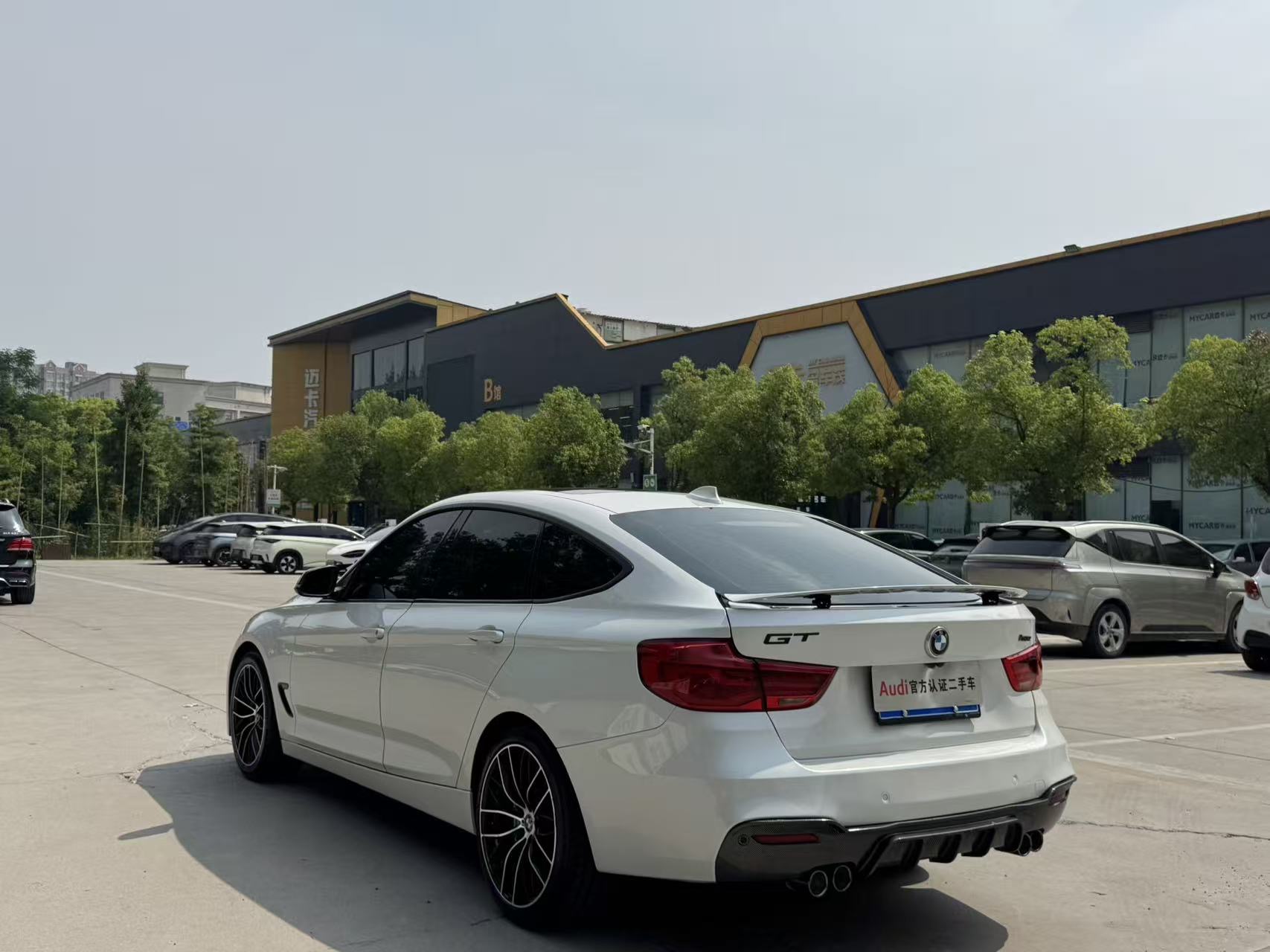 BMW 3 Series GT 2017 #8 BMW 3 Series GT 2017 car image #8
