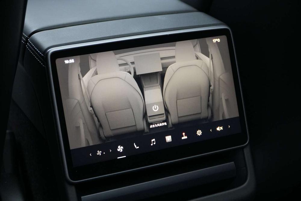 Tesla Model Y 2025 #7 Tesla Model Y 2025 immagine di auto #7