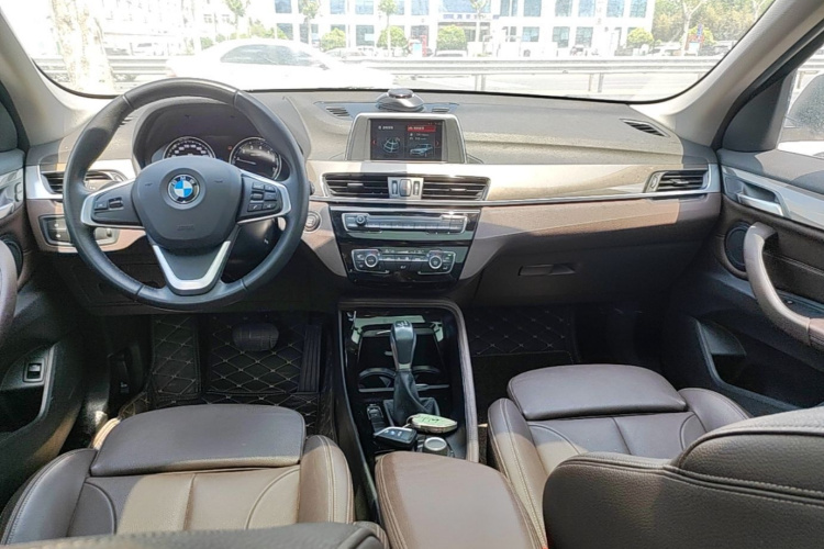 BMW X1 2019 car image #11