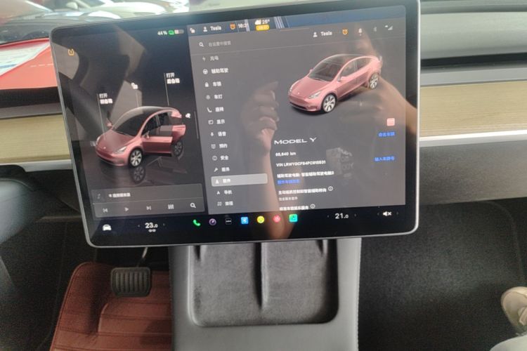 Tesla Model Y 2023 #13 Tesla Model Y 2023 car image #13