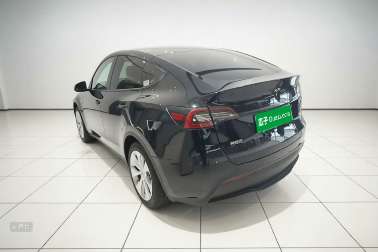 Tesla Model Y 2023 #5 Tesla Model Y 2023 car image #5