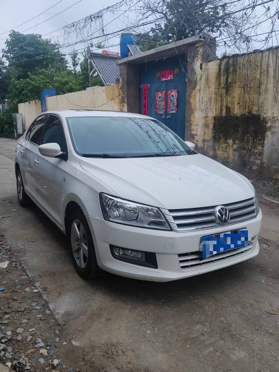 Volkswagen Santana 2015 car image #2
