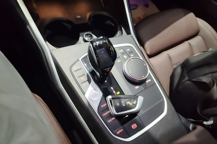 BMW 3 Series 2020 car image #14