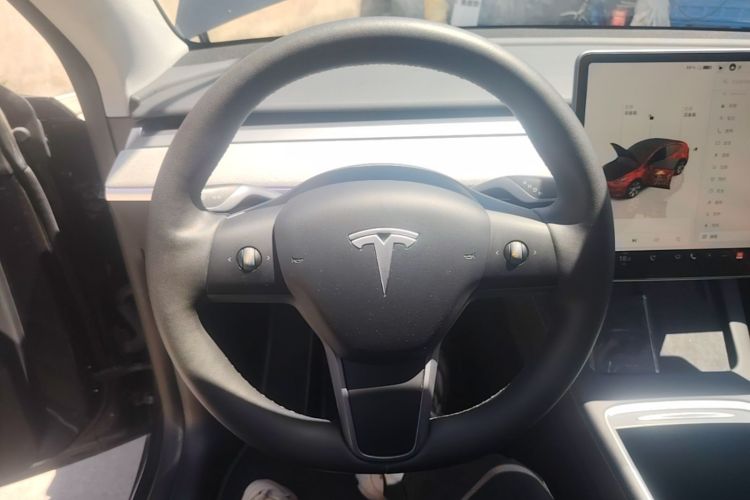 Tesla Model Y 2024 #11 Tesla Model Y 2024 immagine di auto #11