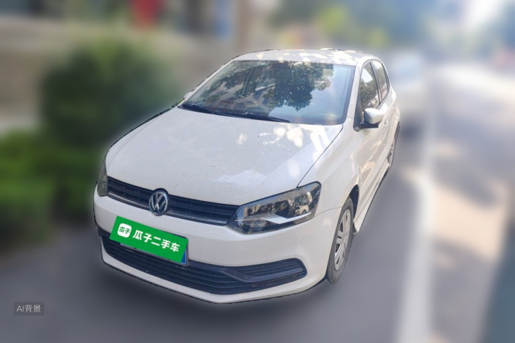 Volkswagen Polo 2015 car image #2
