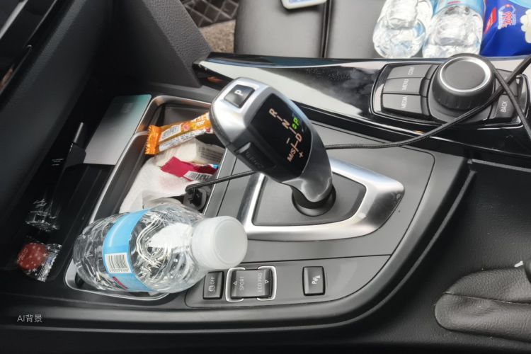 BMW 3 Series GT 2018 imagem de carro #16