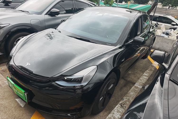 Tesla Model 3 2023 car image #2