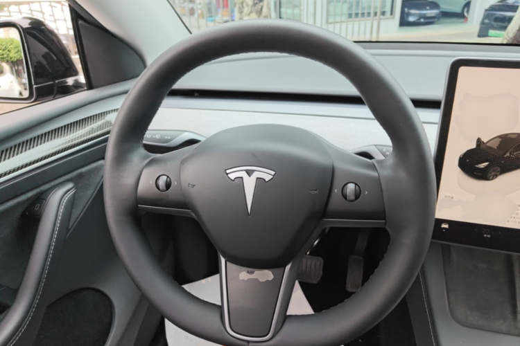 Tesla Model Y 2023 #11 Tesla Model Y 2023 immagine di auto #11