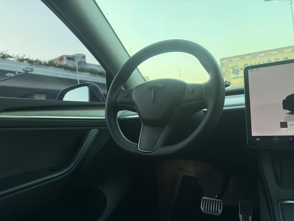Tesla Model Y 2024 #10 Tesla Model Y 2024 immagine di auto #10