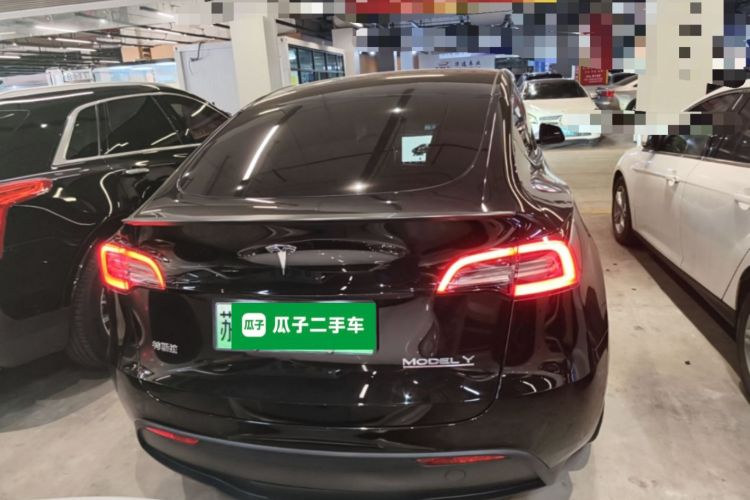 Tesla Model Y 2023 #4 Tesla Model Y 2023 car image #4