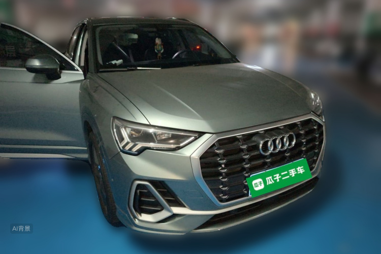 Audi Q3 2022 car image #4