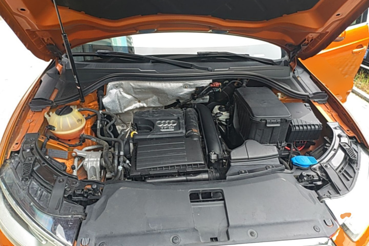 Audi Q3 2015 car image #25