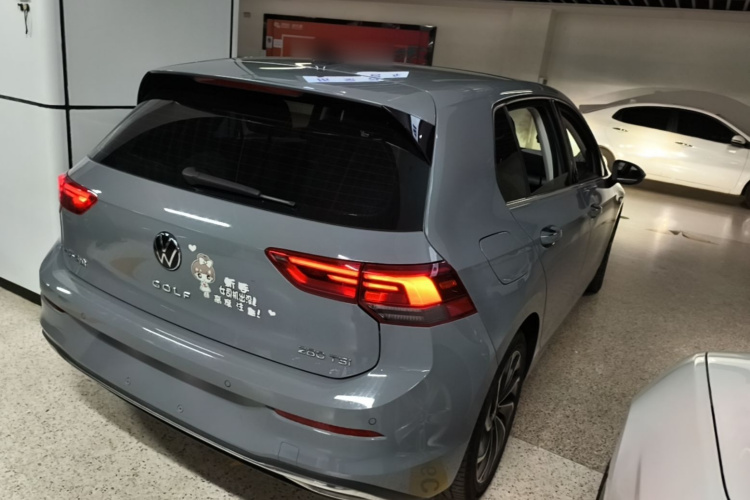 Volkswagen Golf 2022 car image #7