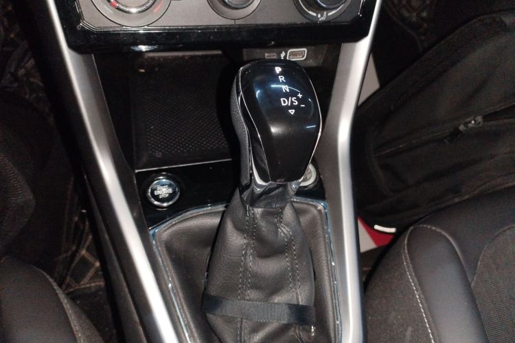 Volkswagen T-Cross 2021 immagine di auto #18