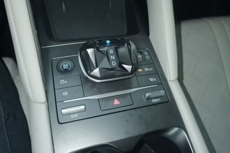 BYD YuanUP 2024 #14 BYD YuanUP 2024 immagine di auto #14