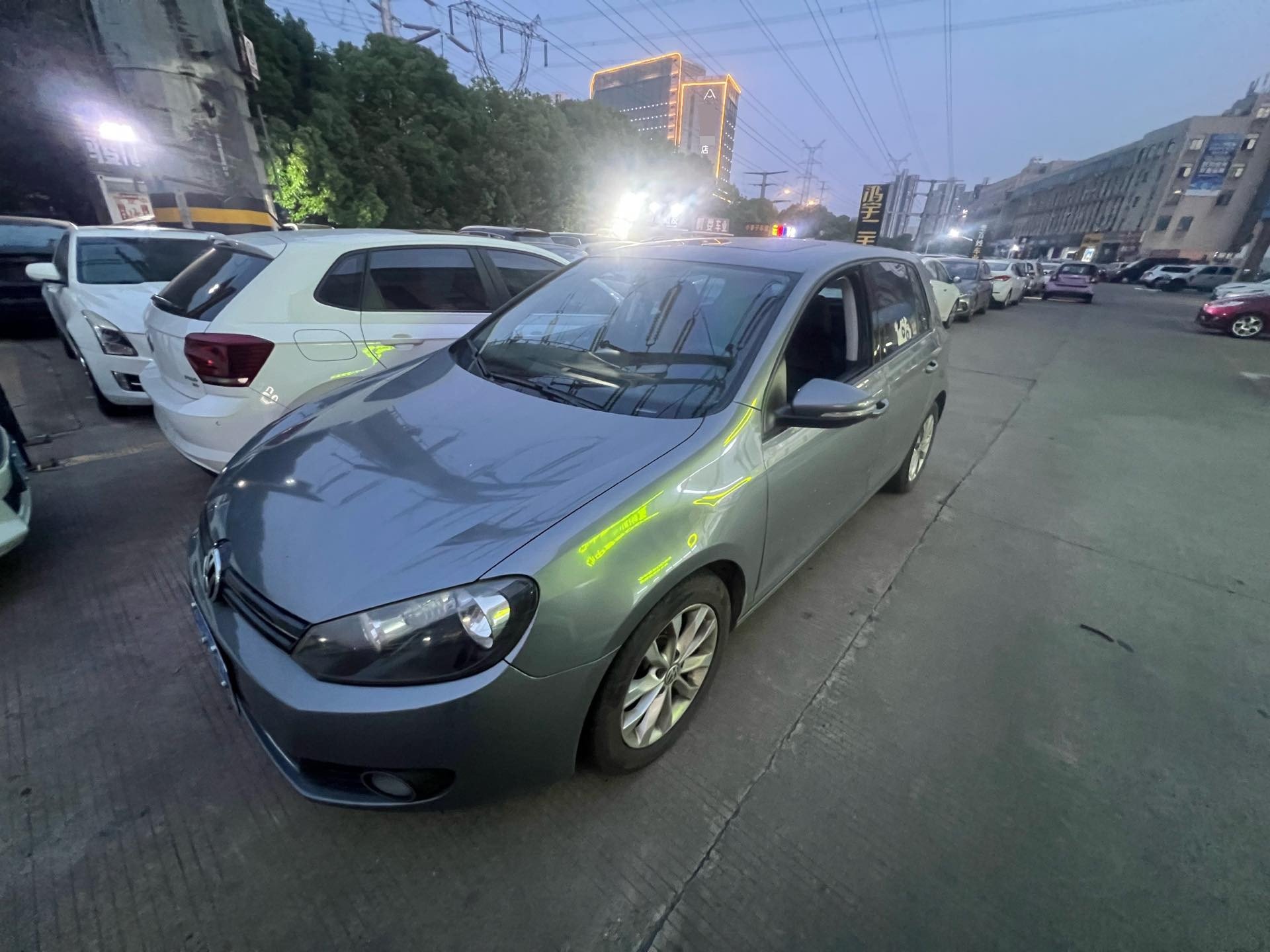 Volkswagen Golf 2011 car image 