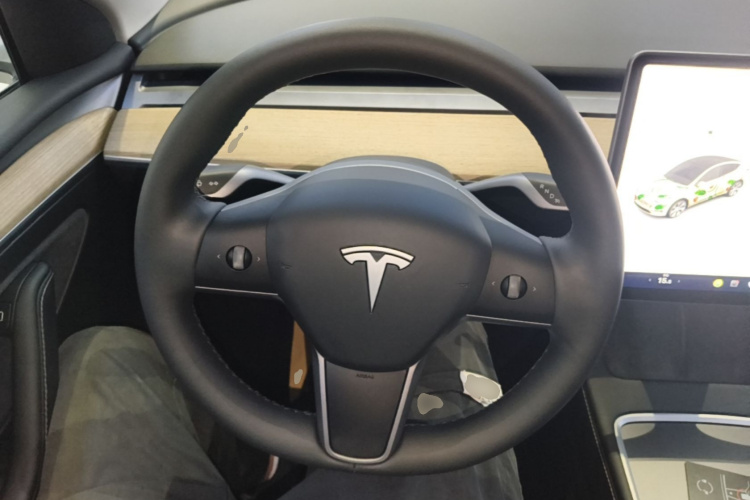 Tesla Model Y 2023 #11 Tesla Model Y 2023 immagine di auto #11