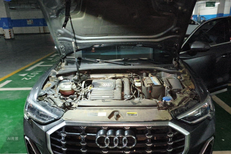 Audi Q3 2021 car image #22