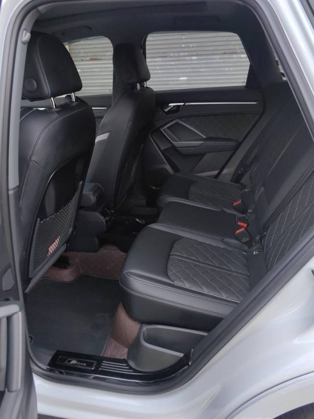 Audi Q3 2025 car image #7