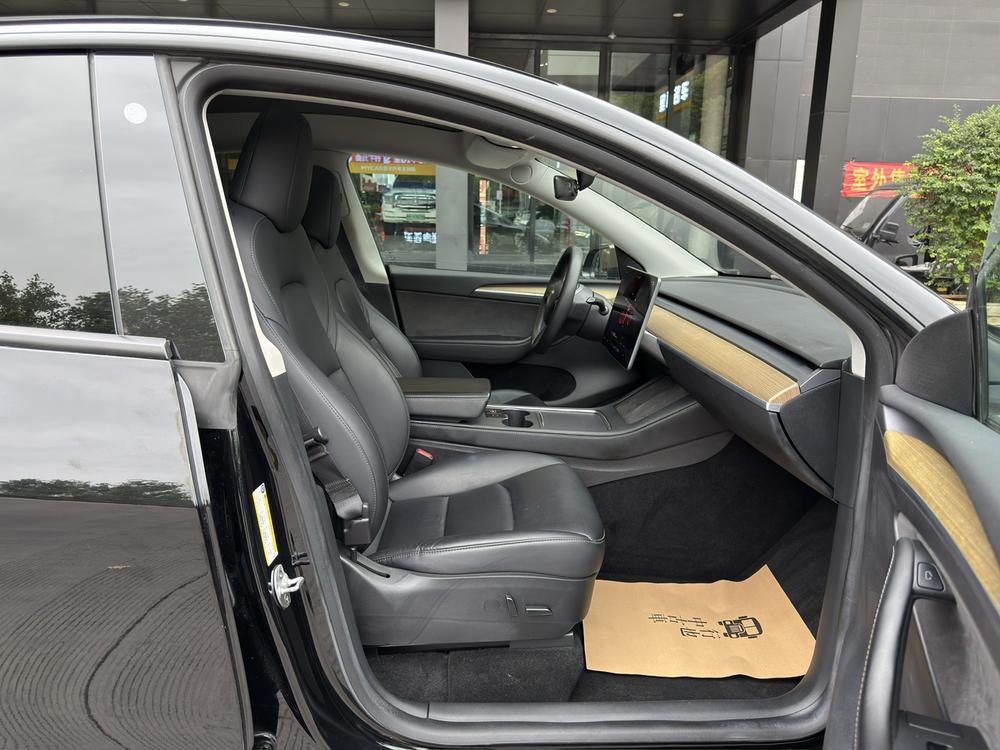 Tesla Model Y 2022 #28 Tesla Model Y 2022 car image #28