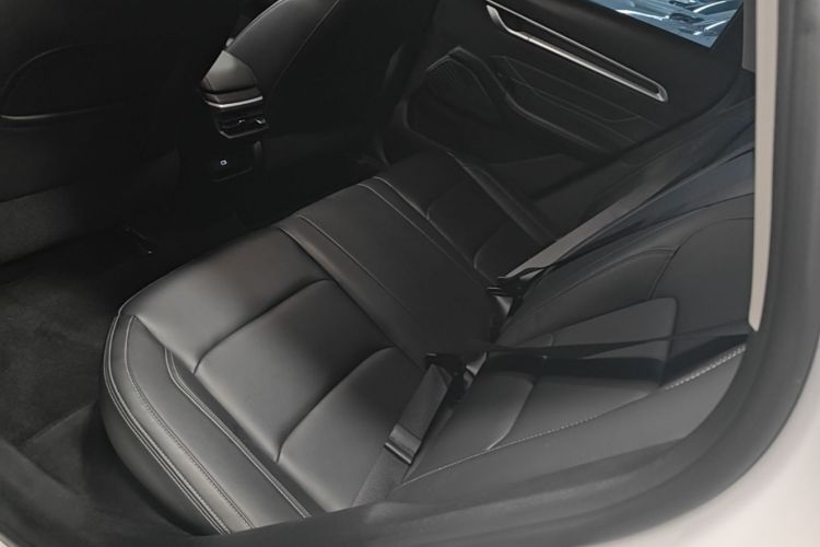 GEELY Emgrand 2024 #17 GEELY Emgrand 2024 car image #17