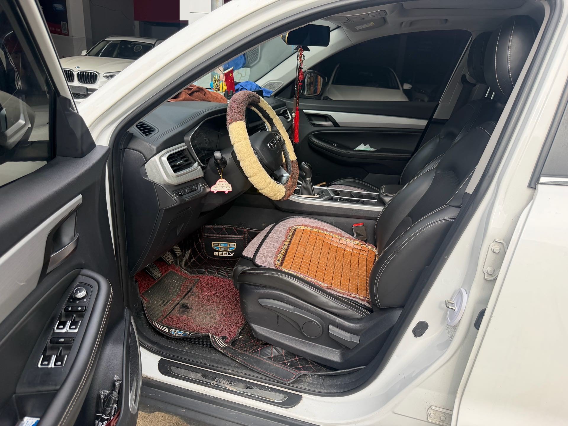 GEELY Vision X6 2020 car image #6