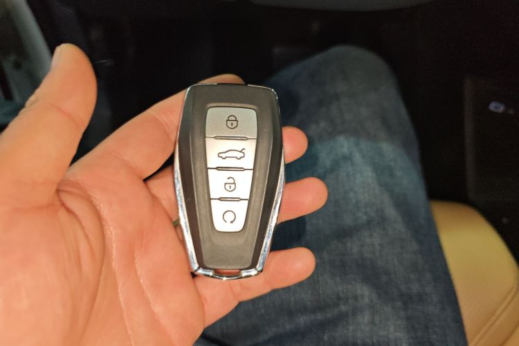 GEELY Boyue L 2026 image de voiture #9