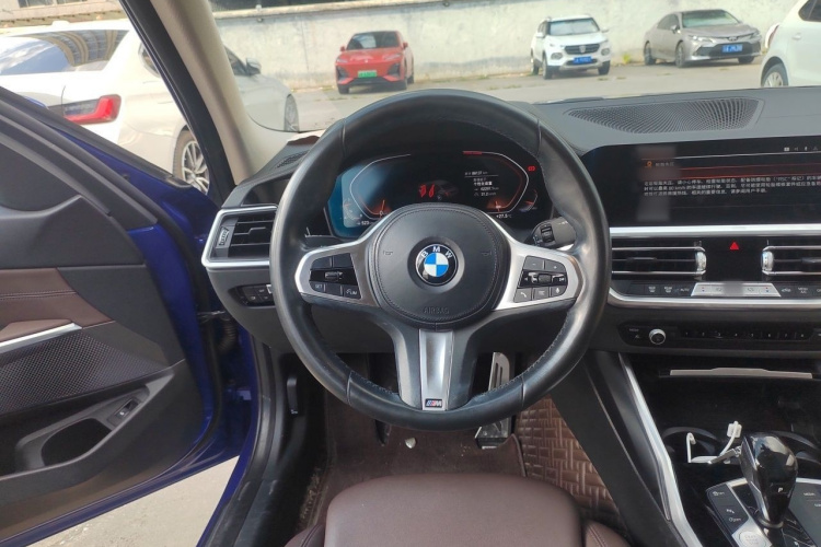 BMW 3 Series 2020 #25 BMW 3 Series 2020 immagine di auto #25