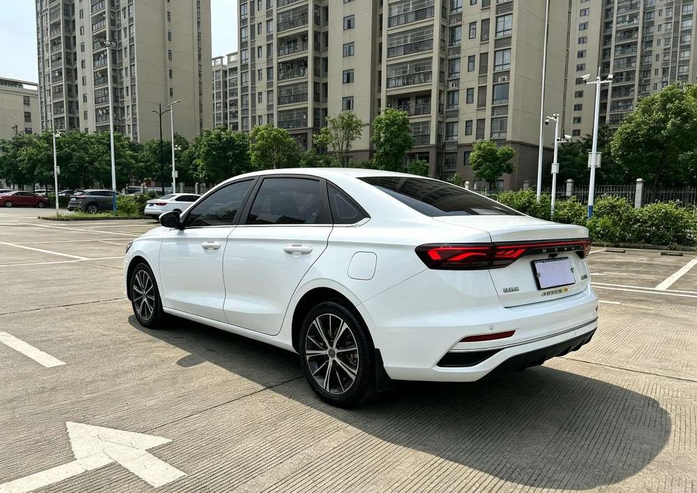 GEELY Emgrand 2022 car image #4