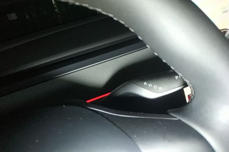 Tesla Model Y 2024 #14 Tesla Model Y 2024 car image #14
