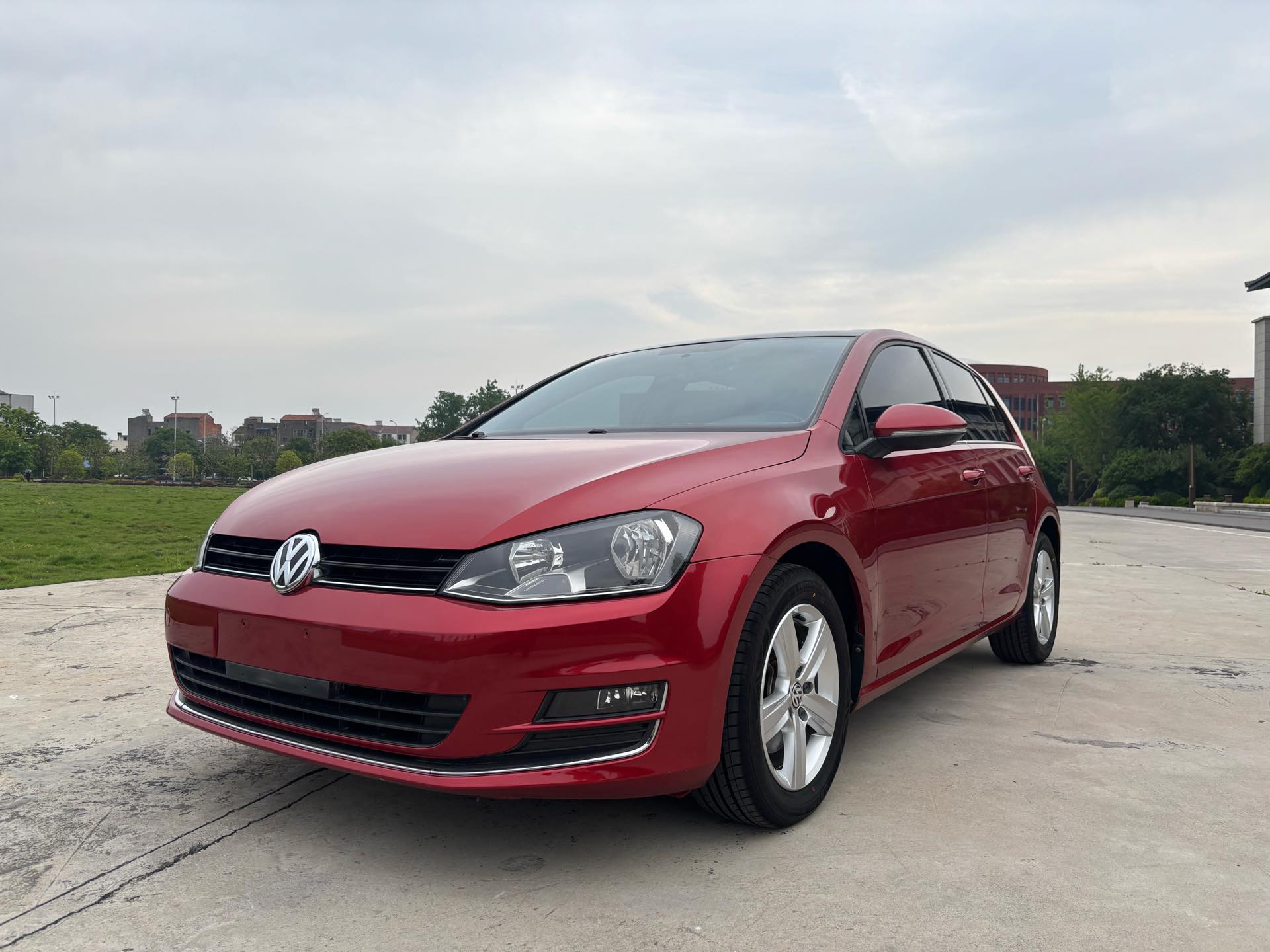 Volkswagen Golf 2015 Volkswagen Golf 2015 car image