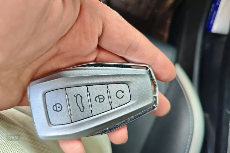 GEELY Coolray 2020 car image #10