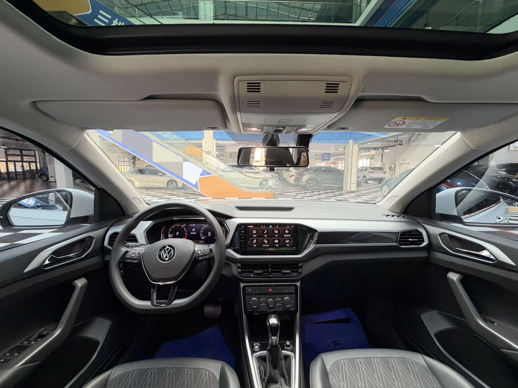 Volkswagen T-Cross 2023 #8 Volkswagen T-Cross 2023 صورة سيارة #8