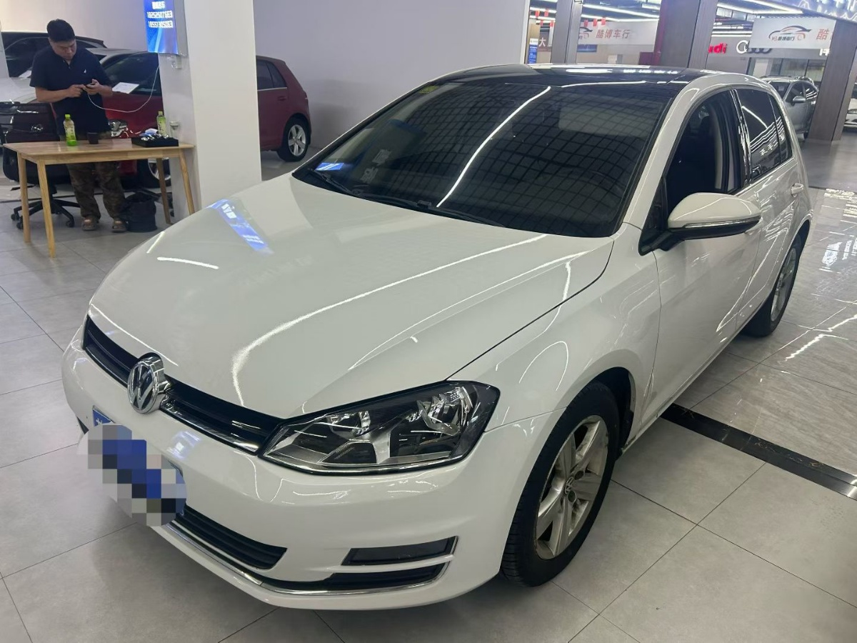 Volkswagen Golf 2014 Volkswagen Golf 2014 car image