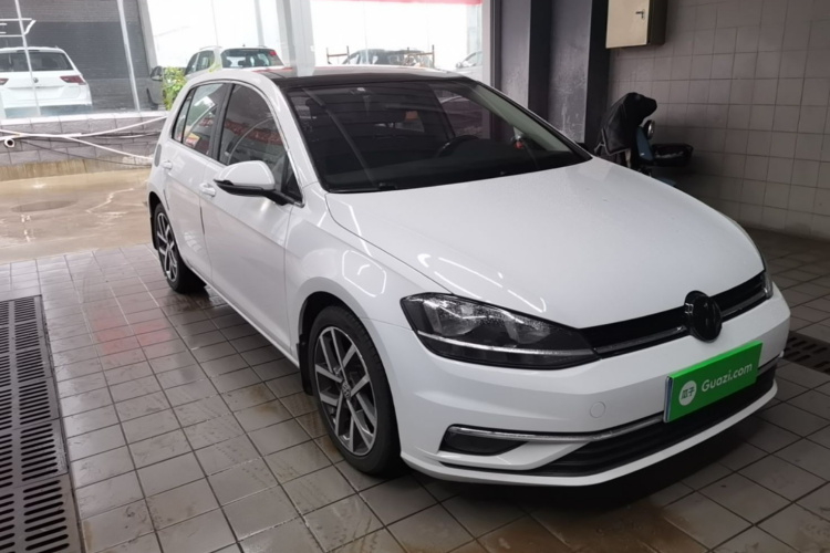 Volkswagen Golf 2019 car image #4