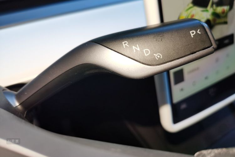 Tesla Model Y 2023 #16 Tesla Model Y 2023 car image #16