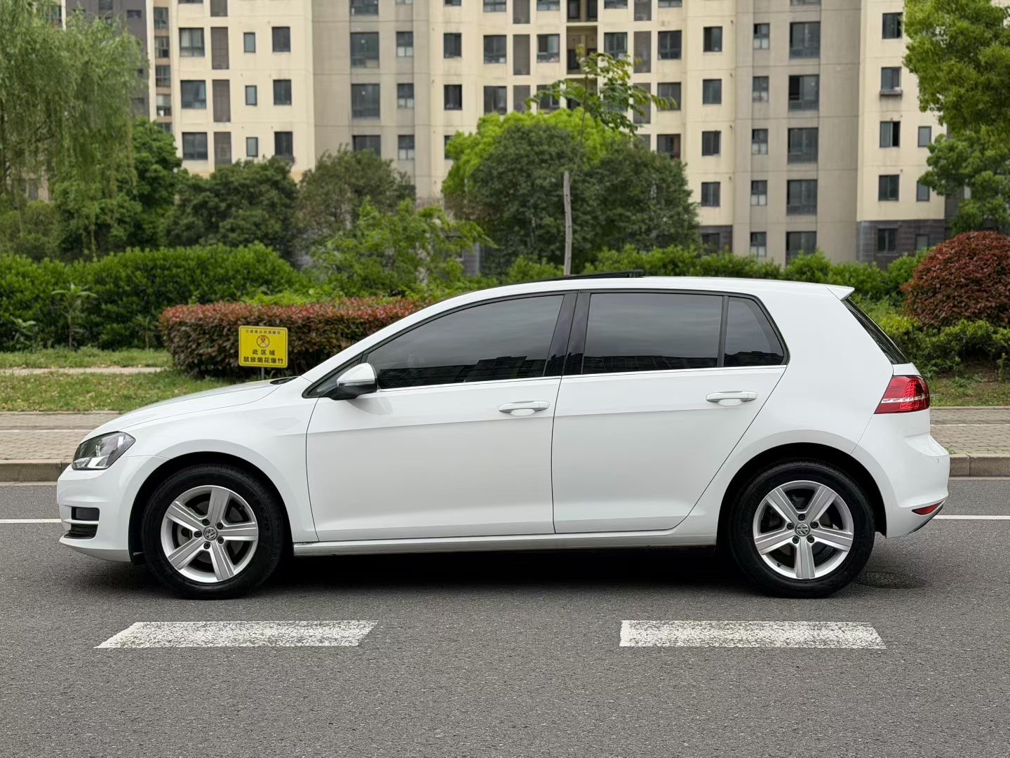 Volkswagen Golf 2015 car image #5