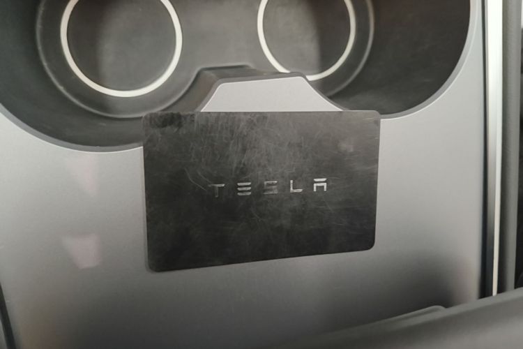 Tesla Model Y 2021 #9 Tesla Model Y 2021 car image #9