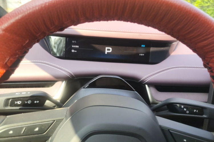 MI SU7 2025 immagine di auto #16