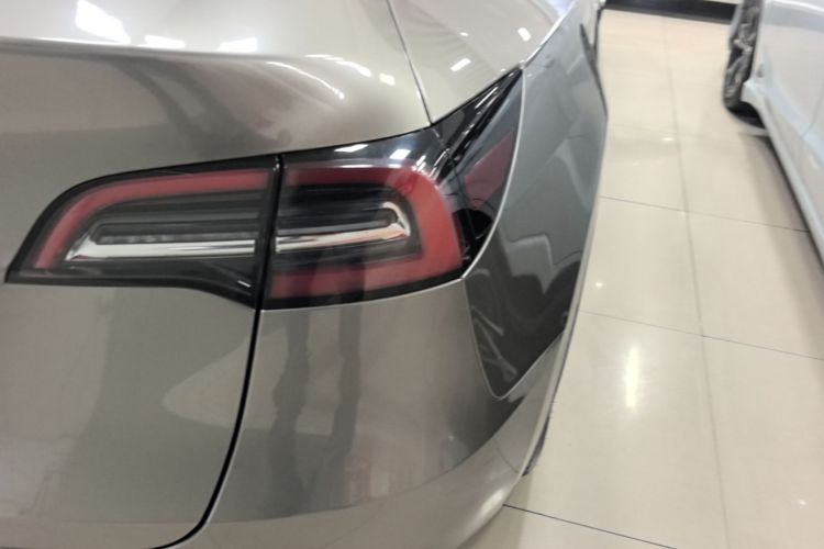 Tesla Model Y 2022 #8 Tesla Model Y 2022 car image #8