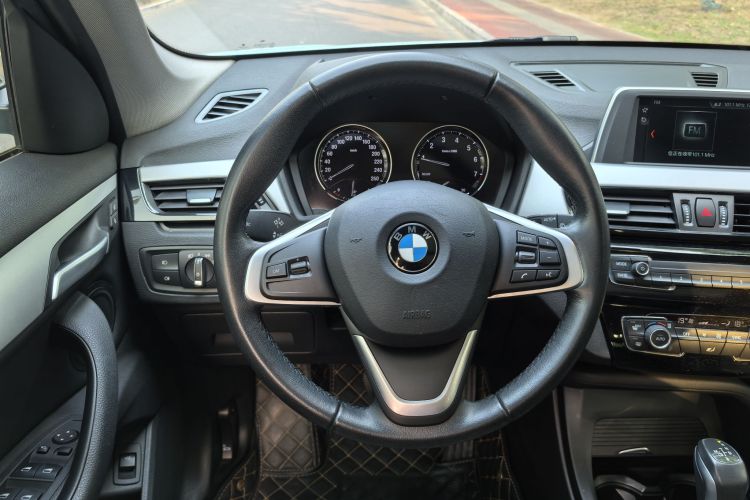 BMW X1 2019 #14 BMW X1 2019 car image #14