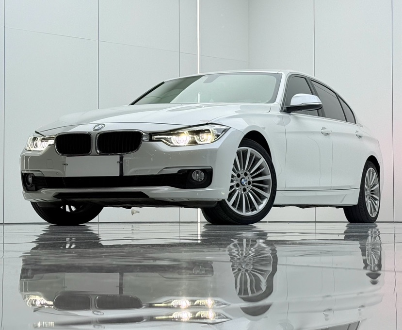 BMW 3 Series 2018 BMW 3 Series 2018 car image